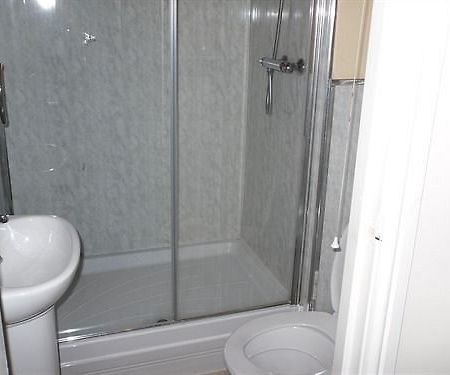 Alpine Guest House Middlesbrough Esterno foto