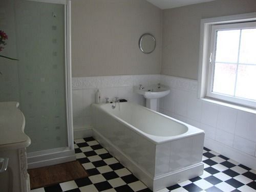 Alpine Guest House Middlesbrough Esterno foto